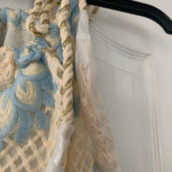 New sleeveless crochet shirt with tie shoulders - Picture 2 of 4